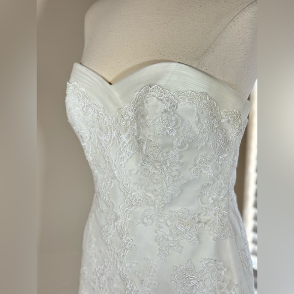 La Sposa “Mullet” (sample gown, NEVER ALTERED) wedding gown size 12 - Picture 4 of 8